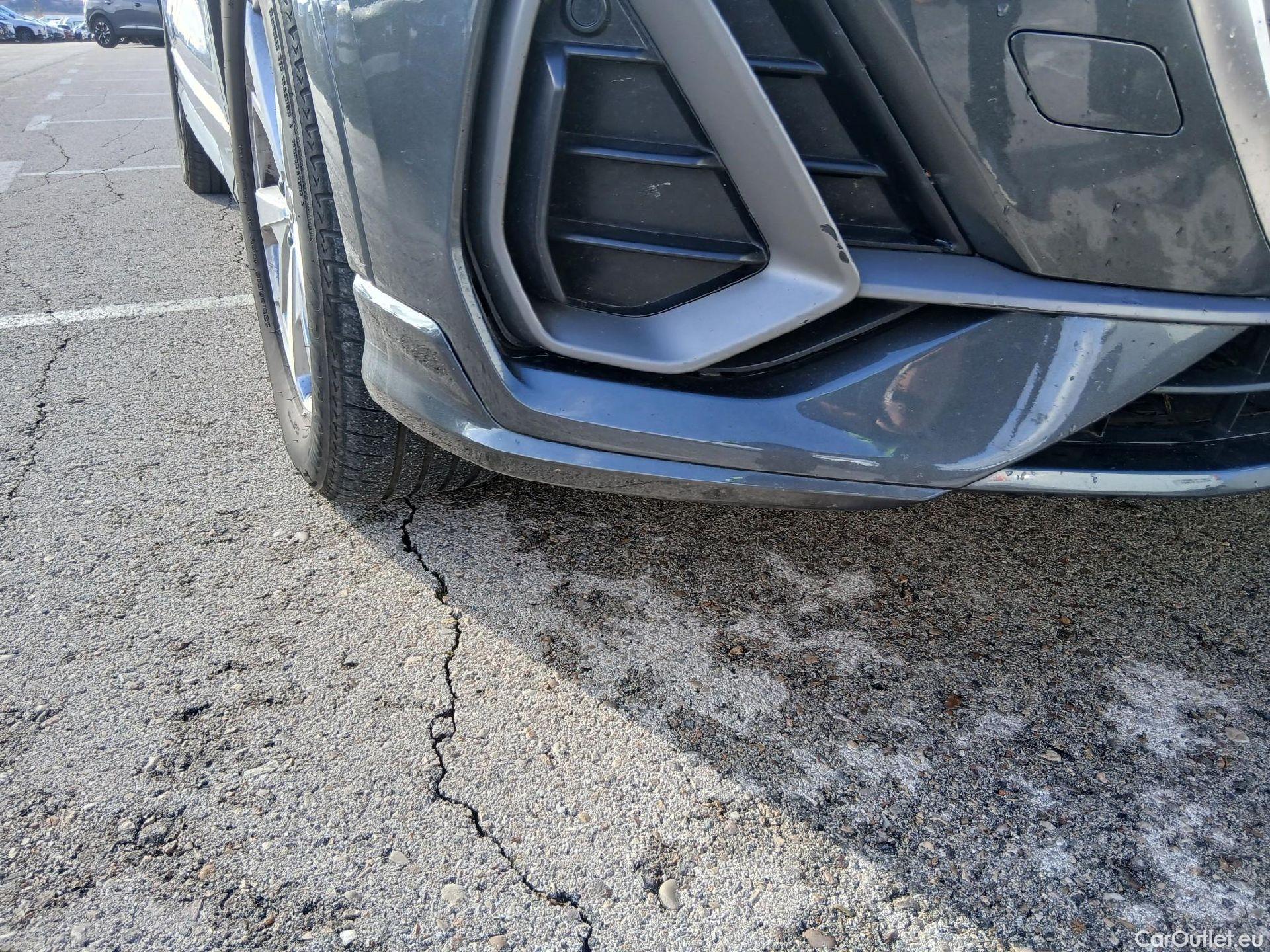  Audi  Q3 AUDI  / 2018 / 5P / todoterreno 45 TFSI e 180kW S tronic S Line #4