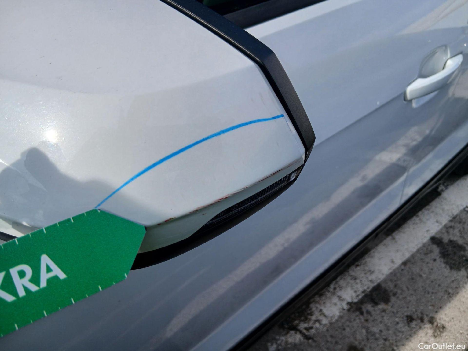  Audi  Q2 AUDI  / 2016 / 5P / todoterreno Design 30 TFSI 85kW (116CV) #12