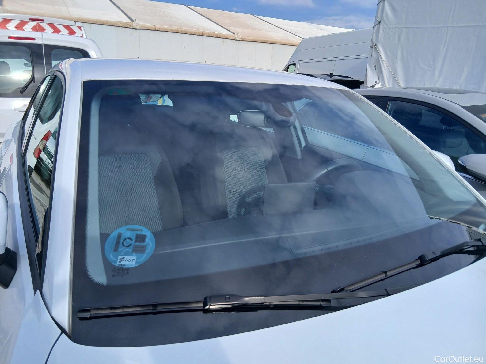  Audi  Q2 AUDI  / 2016 / 5P / todoterreno Design 30 TFSI 85kW (116CV) #3