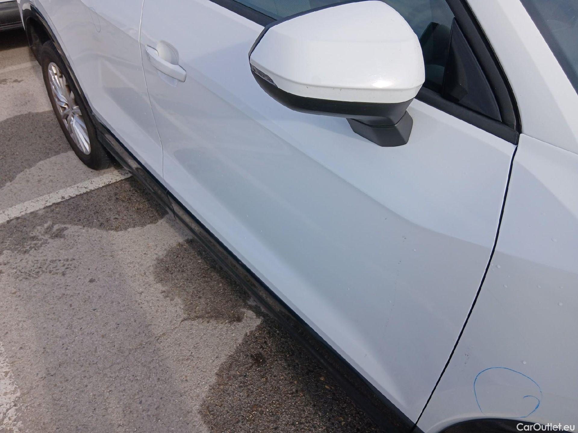  Audi  Q2 AUDI  / 2016 / 5P / todoterreno Design 30 TFSI 85kW (116CV) #27