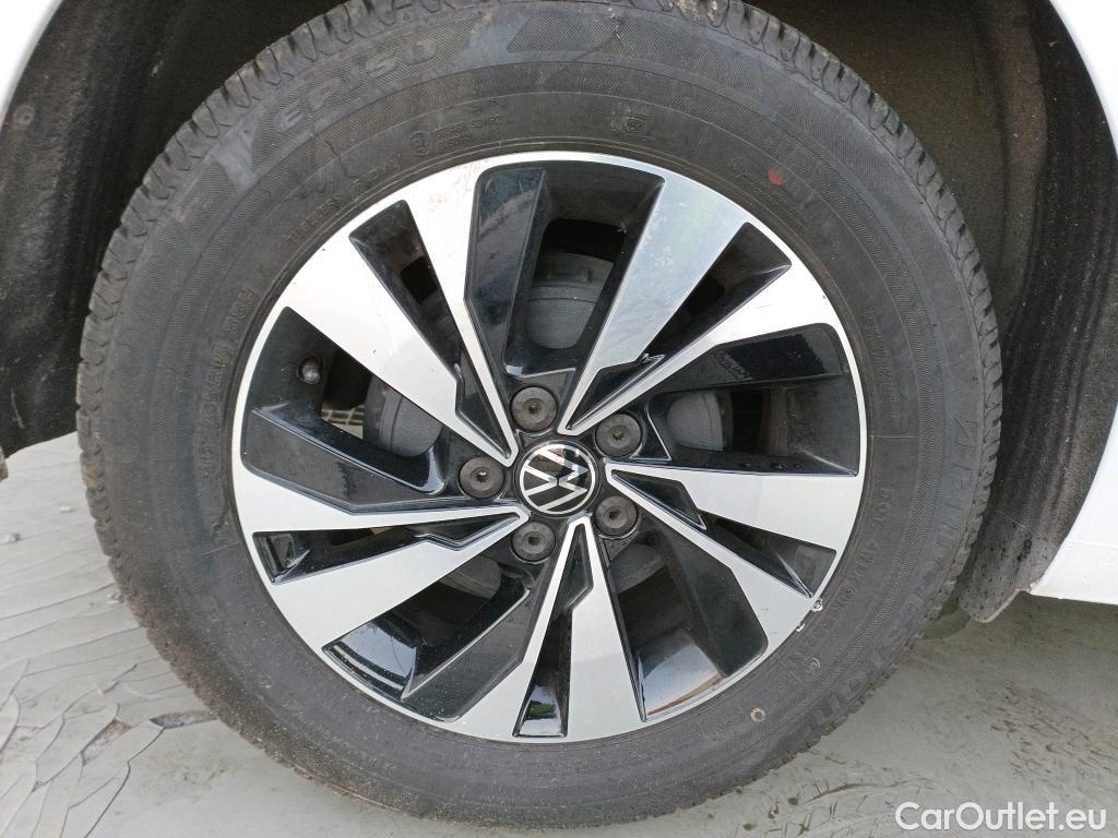  Volkswagen  Polo VOLKSWAGEN  / 2017 / 5P / berlina con portón Advance 1.0 TSI 70kW (95CV) #9