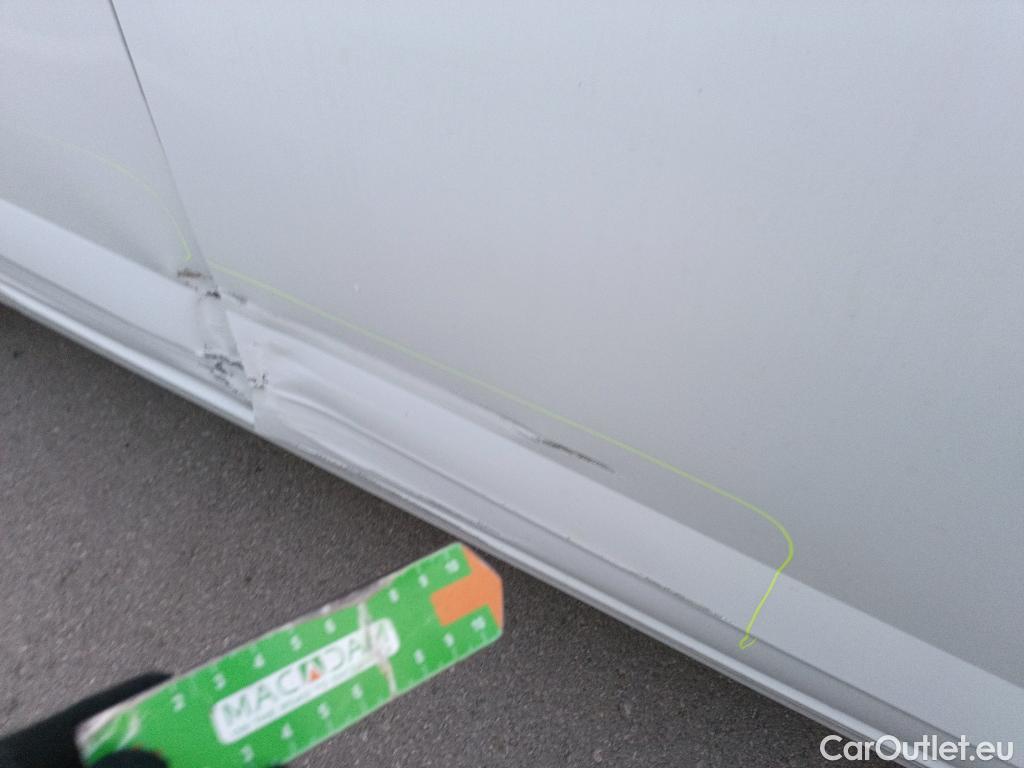  Volkswagen  Polo VOLKSWAGEN  / 2017 / 5P / berlina con portón Advance 1.0 TSI 70kW (95CV) #4