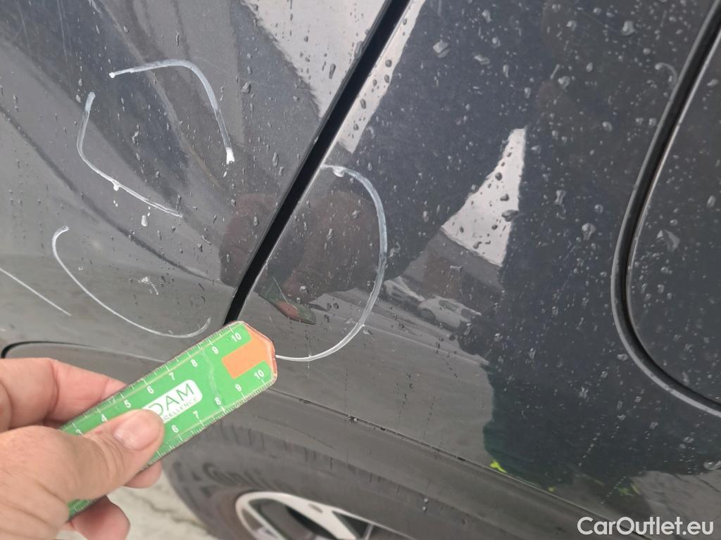  KIA  Sportage KIA  1.6MHEV Drive 100kW(136CV) 4x2(Crist Tintados)(CX) #18