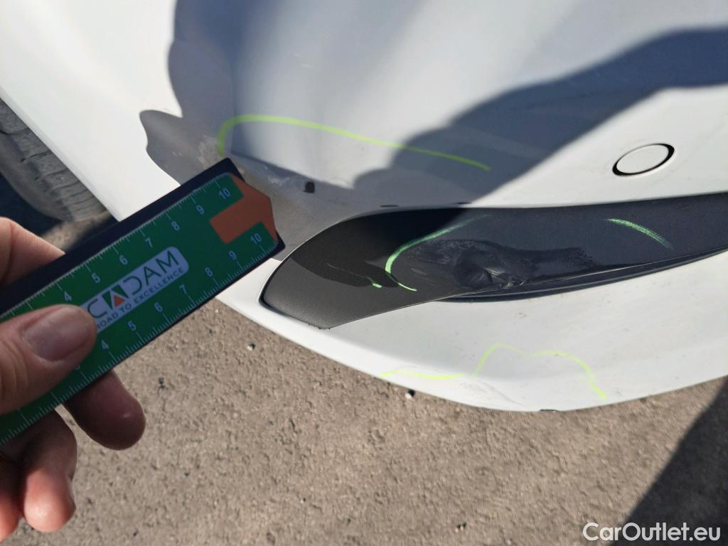  Bmw  Serie 1 BMW  / 2019 / 5P / berlina con portón 116d #28