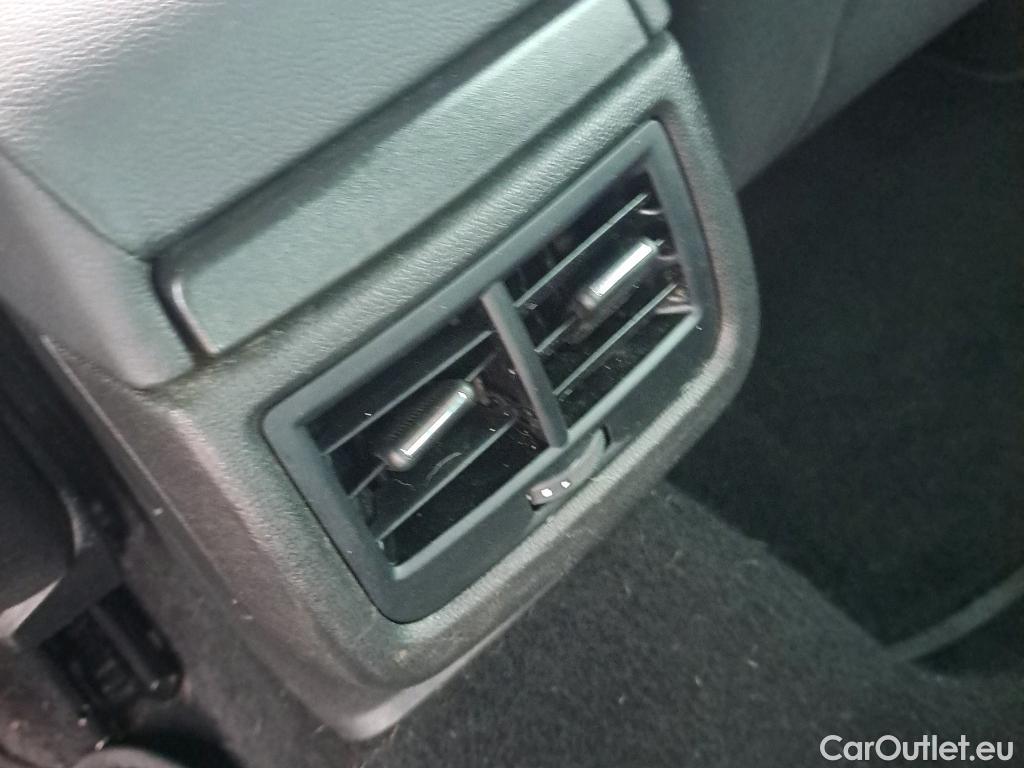  Seat  Leon SEAT León / 2016 / 5P / berlina con portón 1.0 EcoTSI 85kW St&Sp Style Visio Ed Nav #4