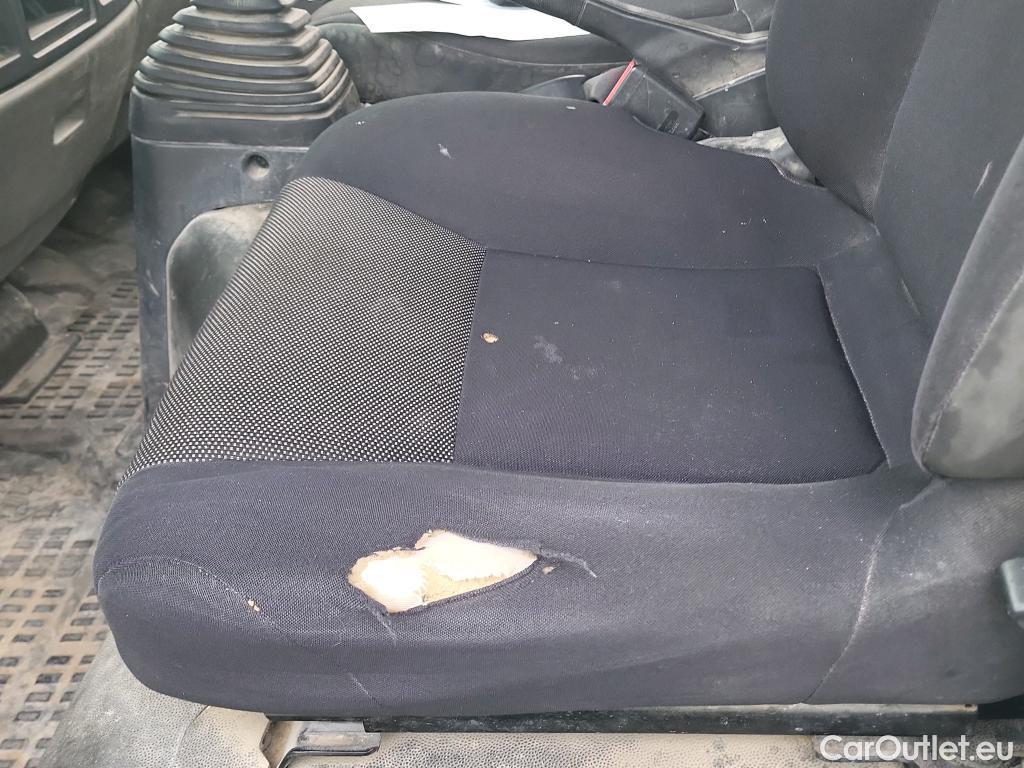  Nissan  NV400 NISSAN NT400 / 2014 / 2P / pick-up de lados abatibles 35.13/2 Básico CAL Cabina Abatible Media #17