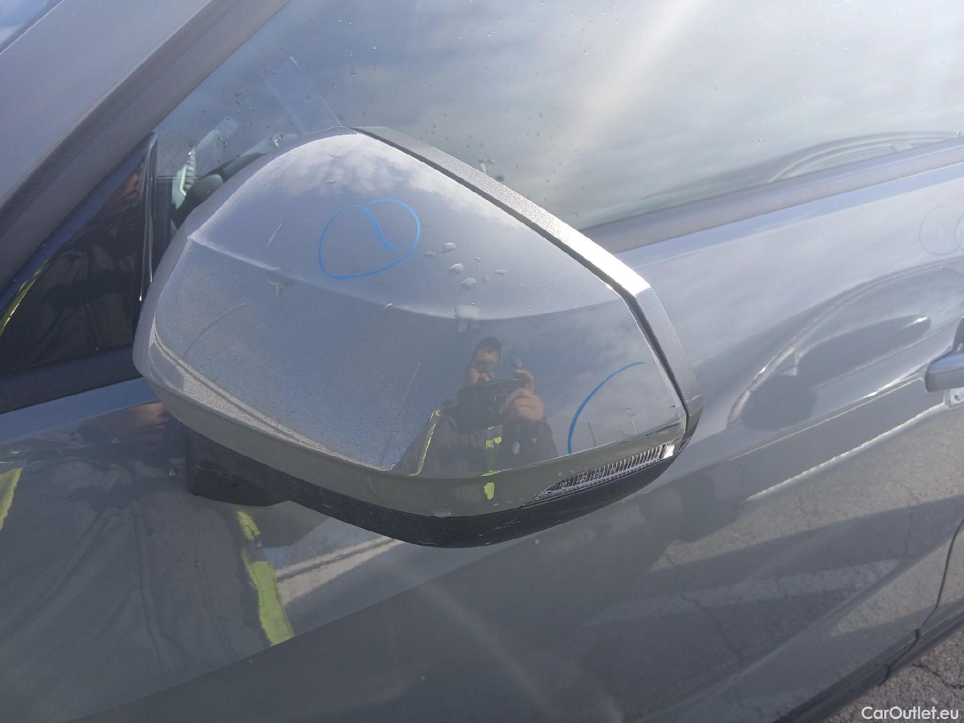  Audi  Q2 AUDI  / 2016 / 5P / todoterreno Design 30 TFSI 85kW (116CV) #11