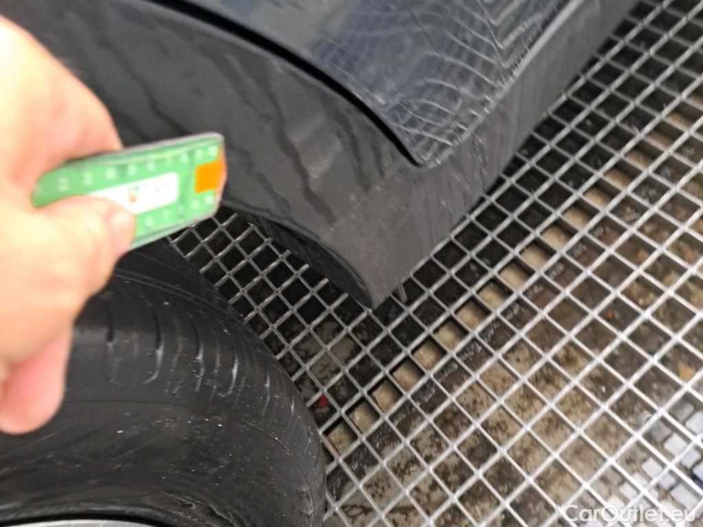  KIA  Sportage KIA  1.6MHEV Drive 100kW(136CV) 4x2(Crist Tintados)(CX) #33