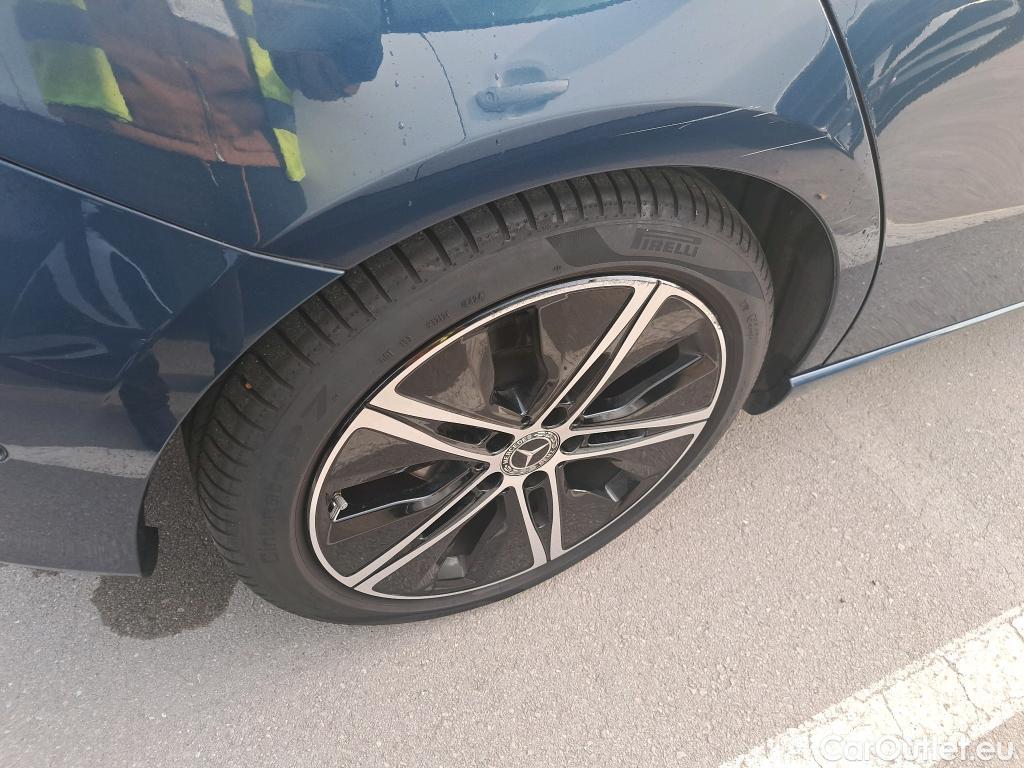  Mercedes  A-Klasse MERCEDES-BENZ Clase A / 2018 / 5P / berlina con portón A 200 d #5