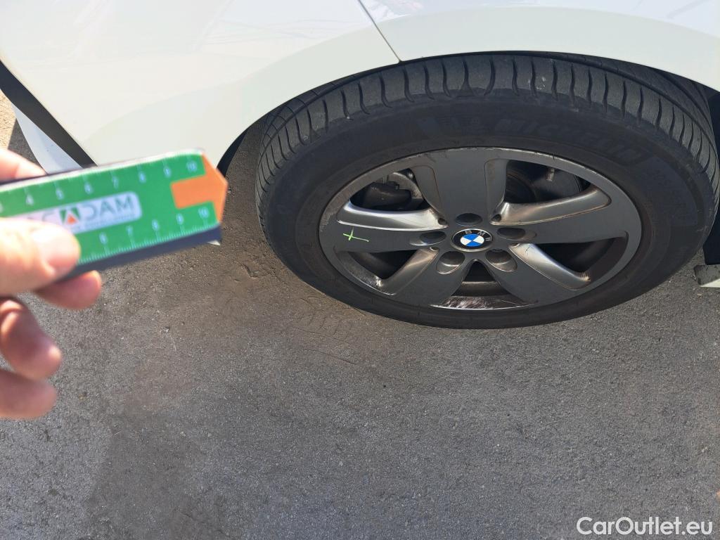  Bmw  Serie 1 BMW  / 2019 / 5P / berlina con portón 116d #23