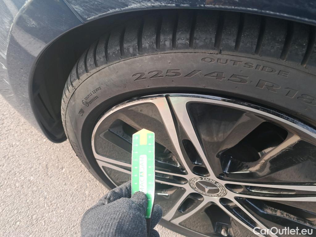  Mercedes  A-Klasse MERCEDES-BENZ Clase A / 2018 / 5P / berlina con portón A 200 d #2