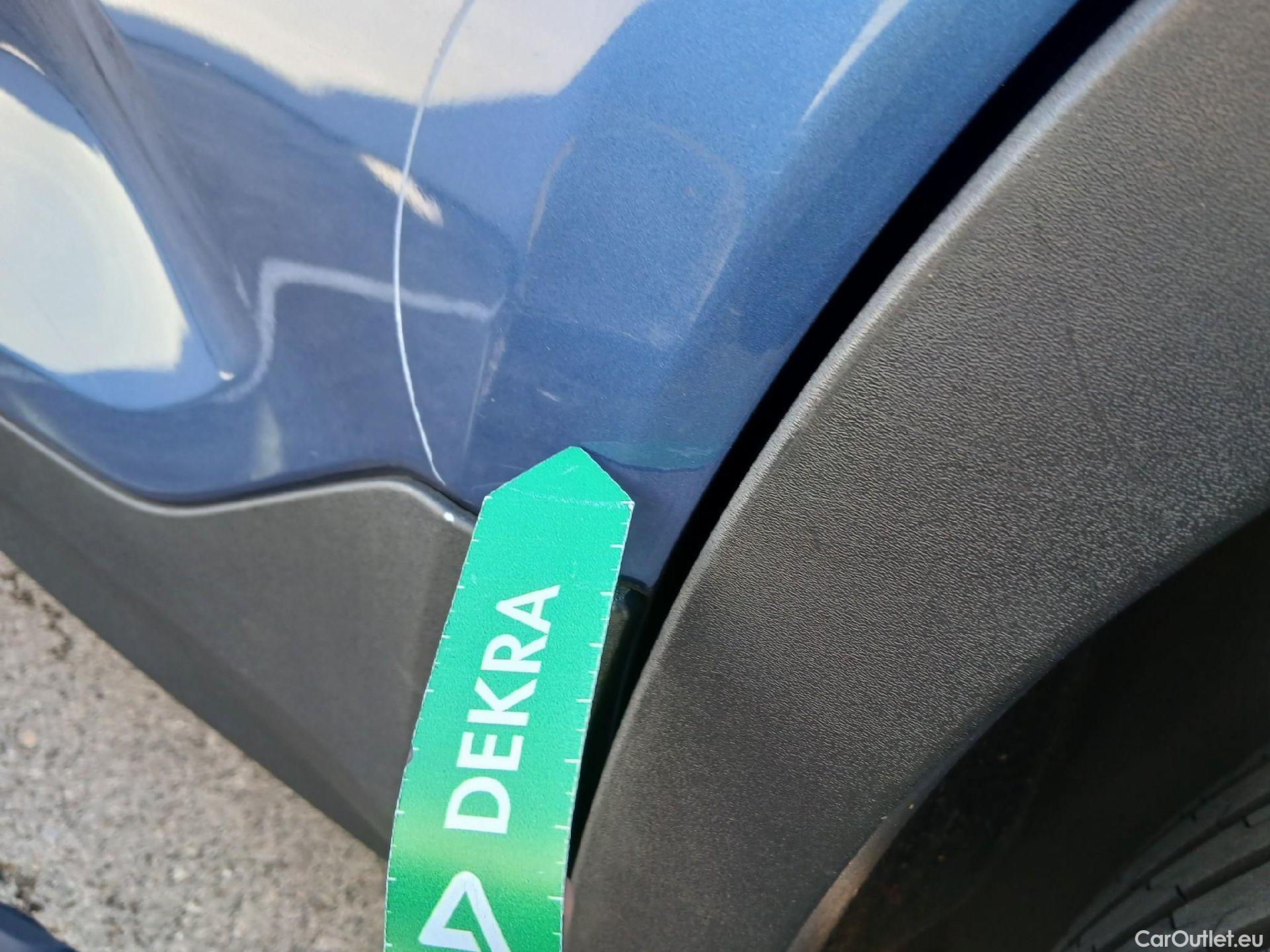  Volvo  XC 40 VOLVO XC40 / 2017 / 5P / todoterreno 1.5 T3 R-Design Auto #17