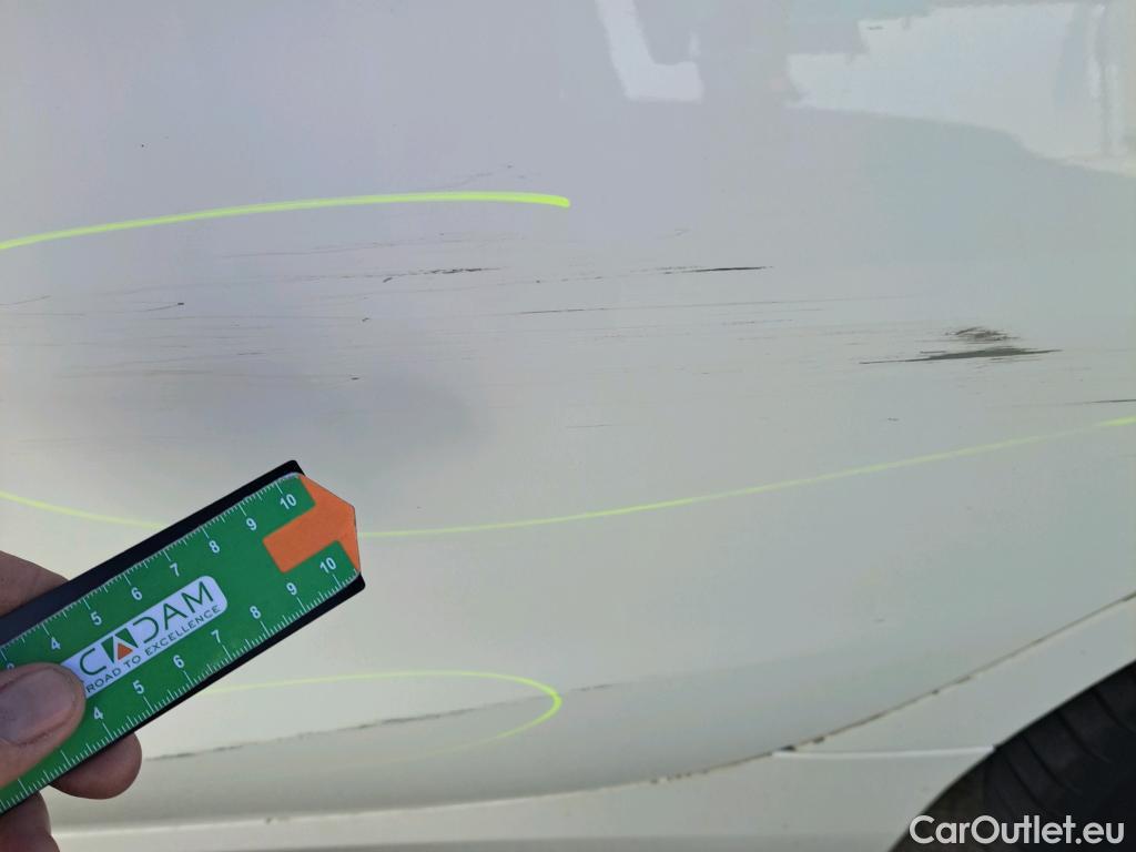  Bmw  Serie 1 BMW  / 2019 / 5P / berlina con portón 116d #18