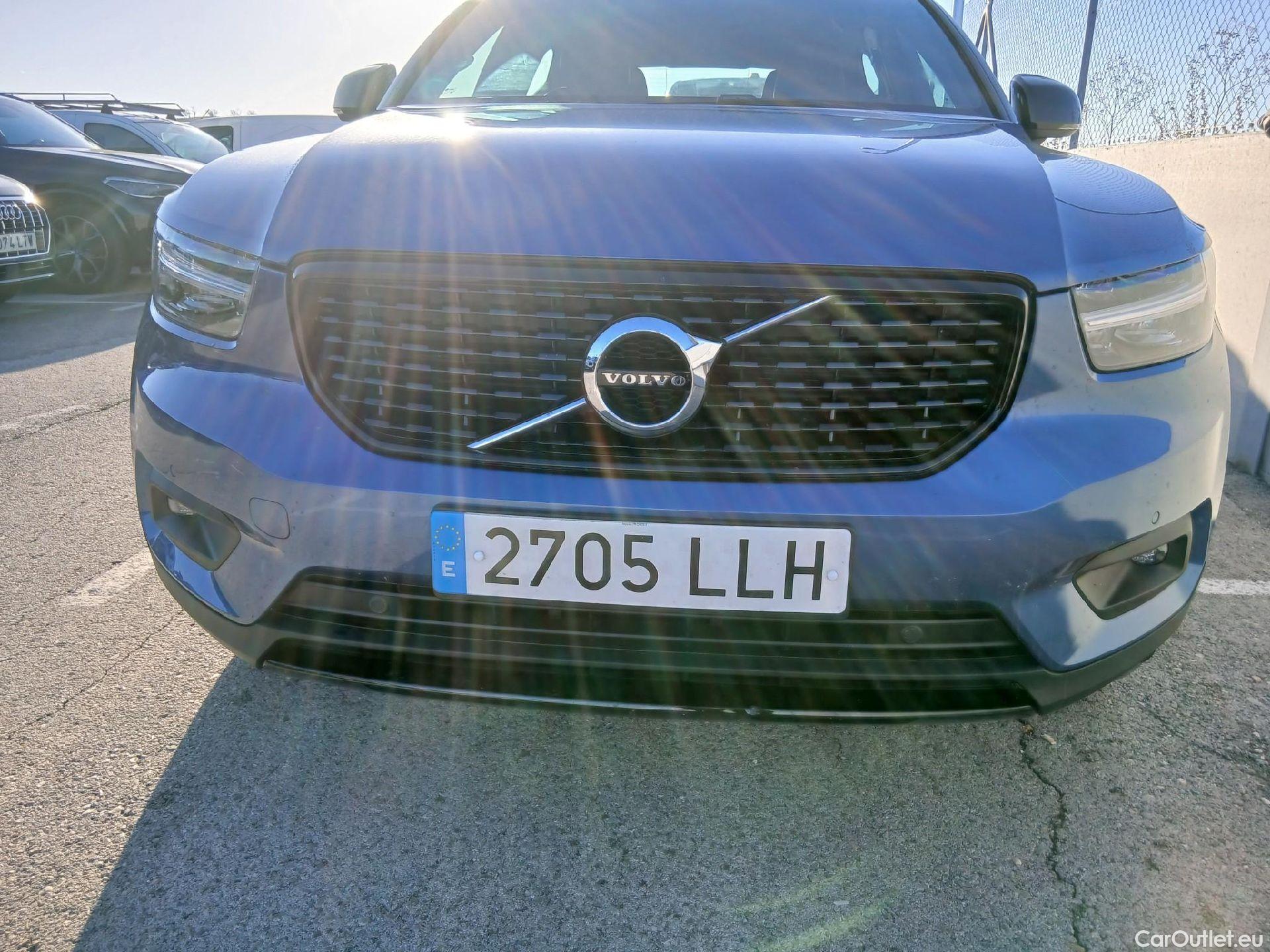  Volvo  XC 40 VOLVO XC40 / 2017 / 5P / todoterreno 1.5 T3 R-Design Auto #3