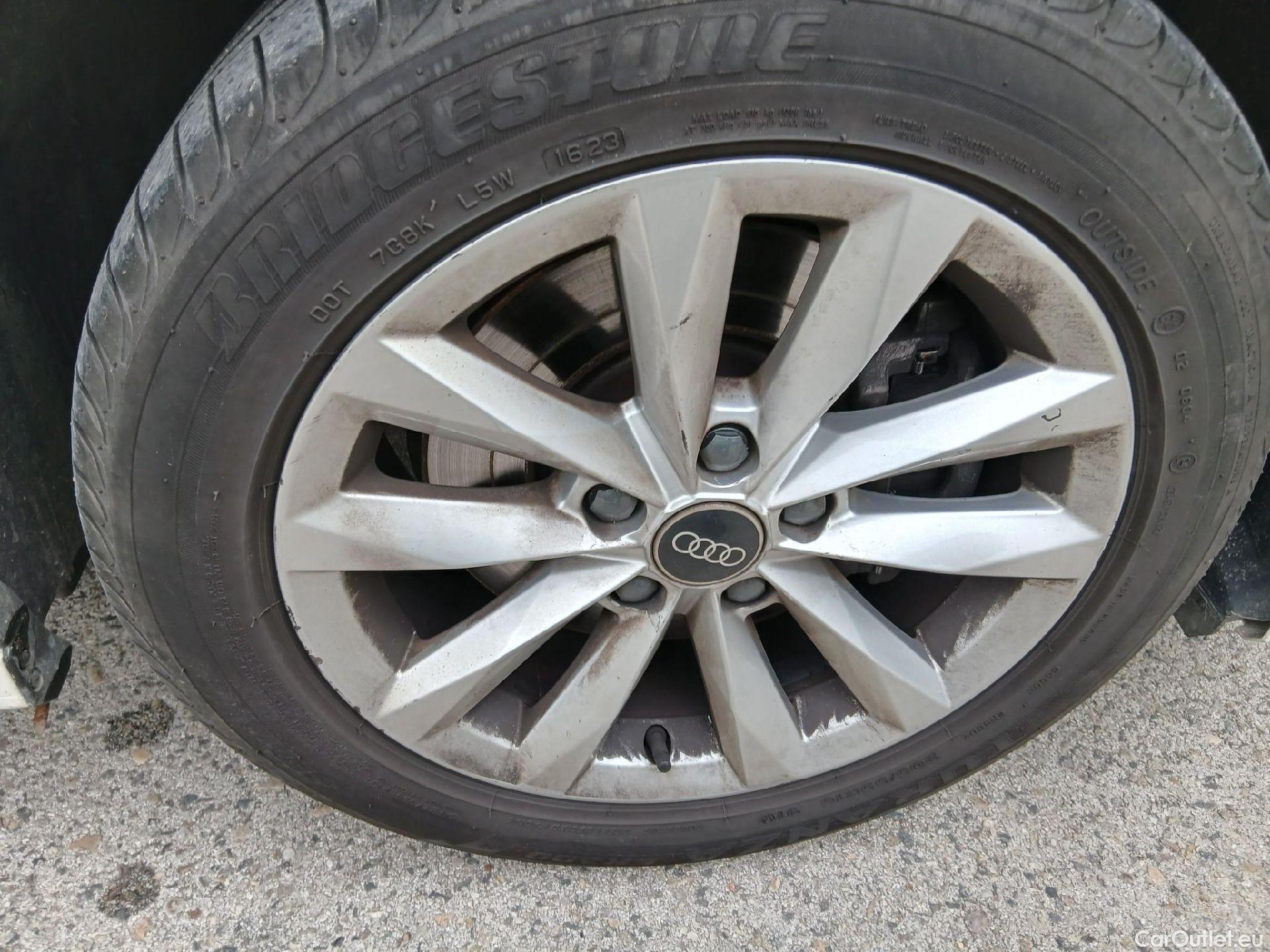  Audi  A3 AUDI  / 2020 / 4P / sedán Sedan 30 TFSI 81kW (110CV) S tronic #30