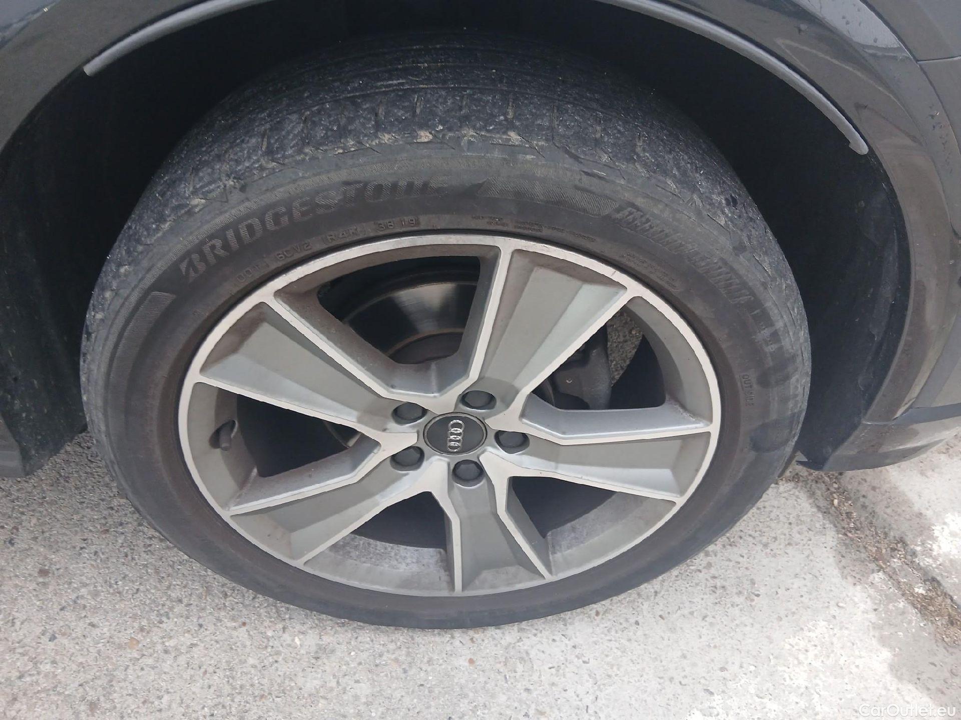  Audi  Q2 AUDI  / 2016 / 5P / todoterreno Design 30 TDI 85kW (116CV) S tronic #14