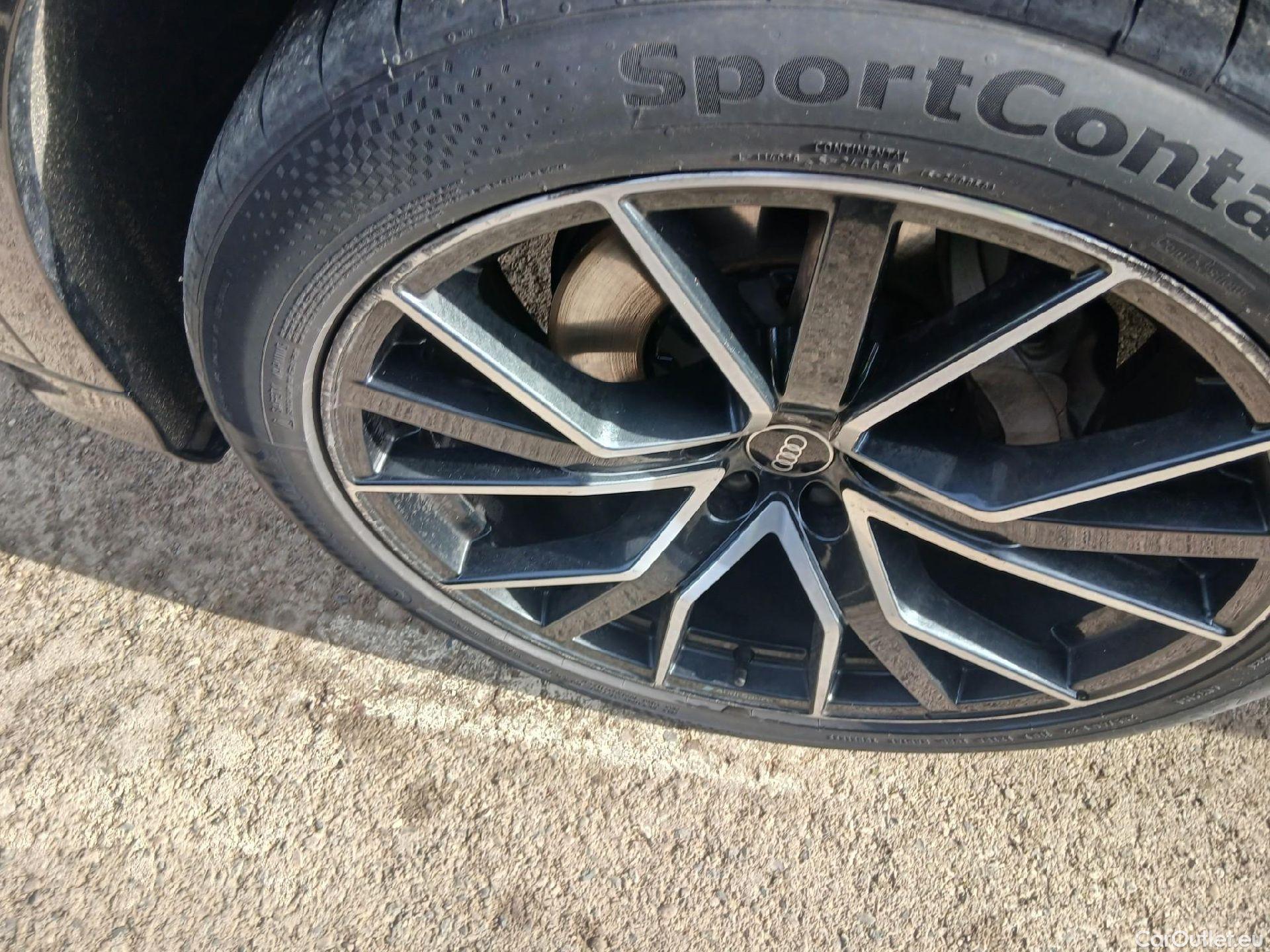  Audi  Q8 AUDI  / 2018 / 5P / todoterreno 45 TDI 170kW Black L quattro tiptronic #6