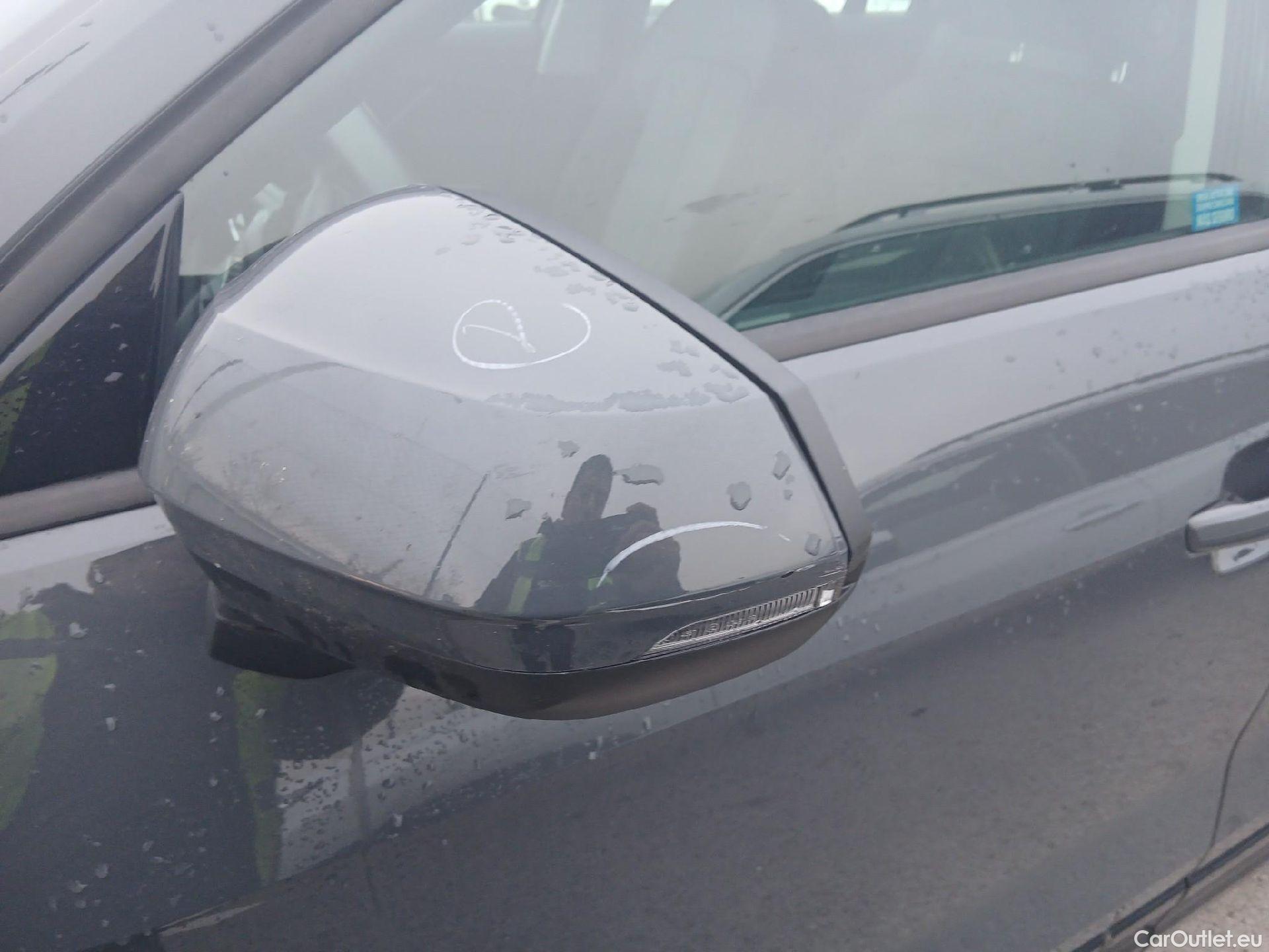  Audi  Q2 AUDI  / 2016 / 5P / todoterreno Design 30 TDI 85kW (116CV) S tronic #19