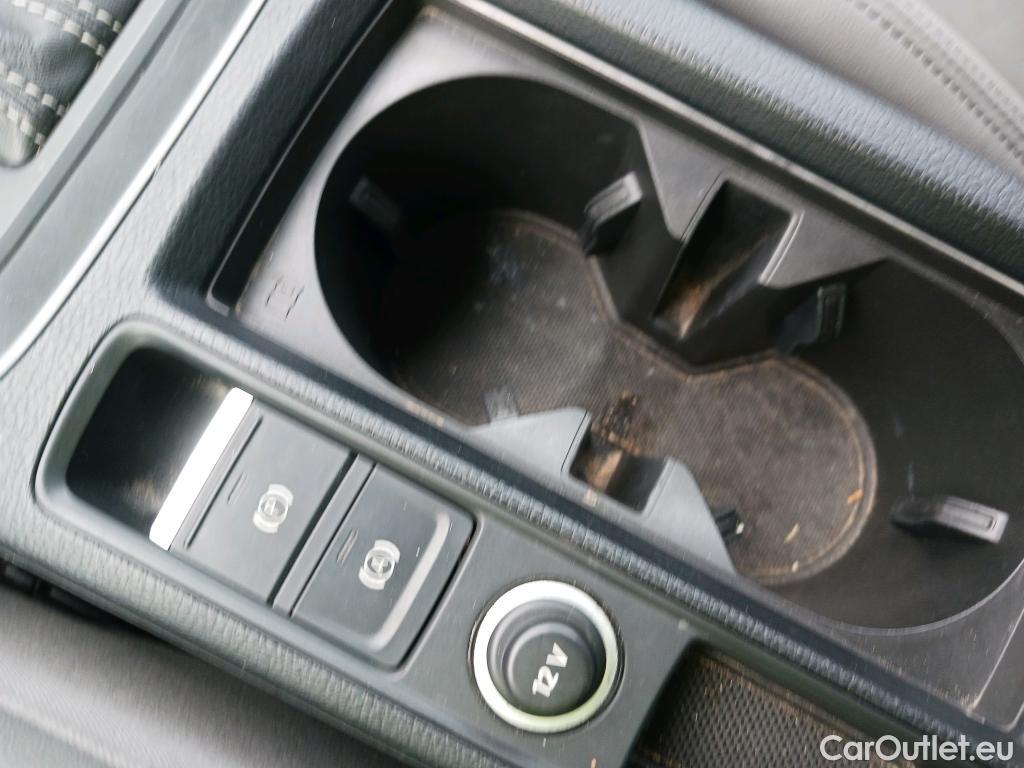  Audi  Q3 AUDI  / 2018 / 5P / todoterreno 45 TFSI e 180kW S tronic S Line #9