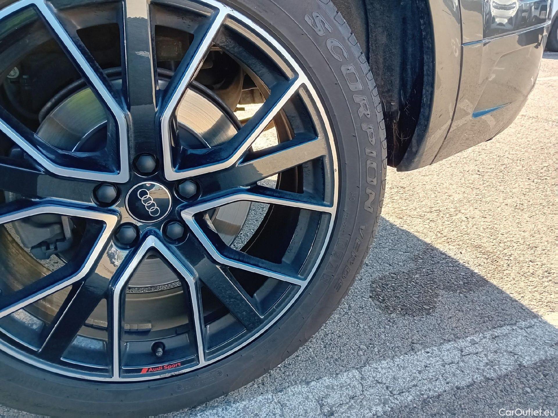  Audi  Q5 AUDI  / 2020 / 5P / todoterreno Black line 40 TDI 150kW quattro-ultra #14