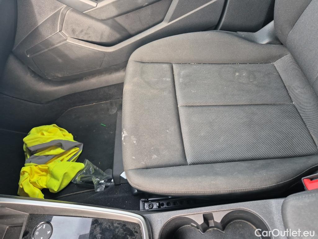  Audi  A3 AUDI  / 2020 / 5P / berlina con portón Sportback 30 TFSI 81kW (110CV) S tronic #2