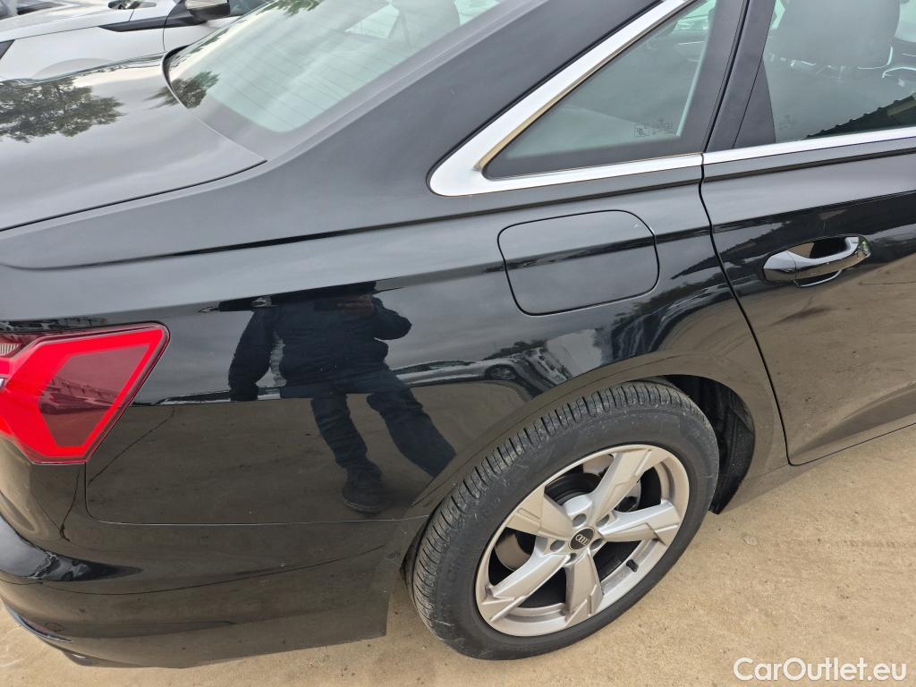  Audi  A6 AUDI  / 2018 / 4P / sedán Sport 45 TFSI quattro-ultra #26