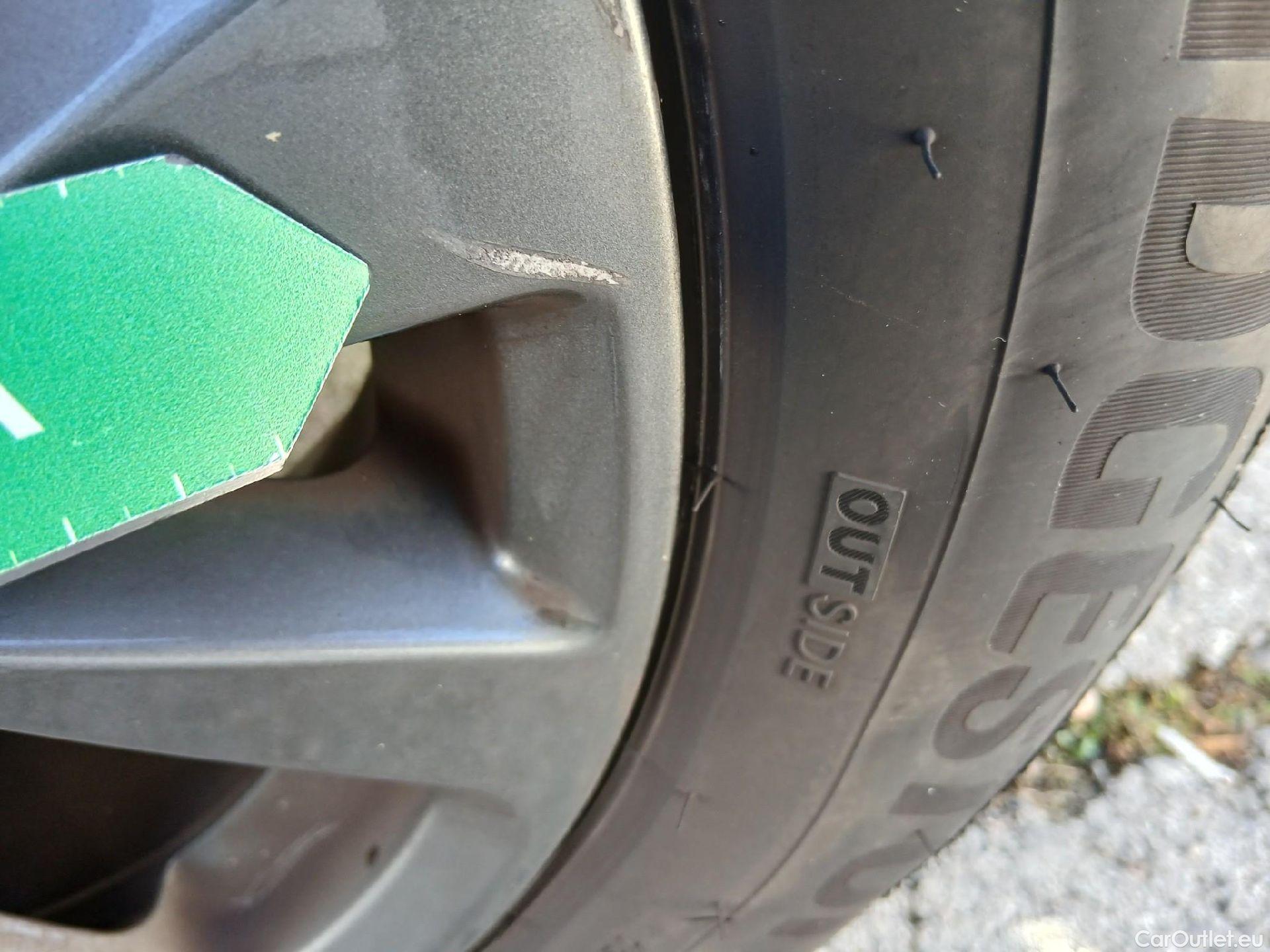  Ford  Kuga FORD  / 2019 / 5P / todoterreno ST-Line X 2.0 EcoBlue 140kW 4x4 Auto #41