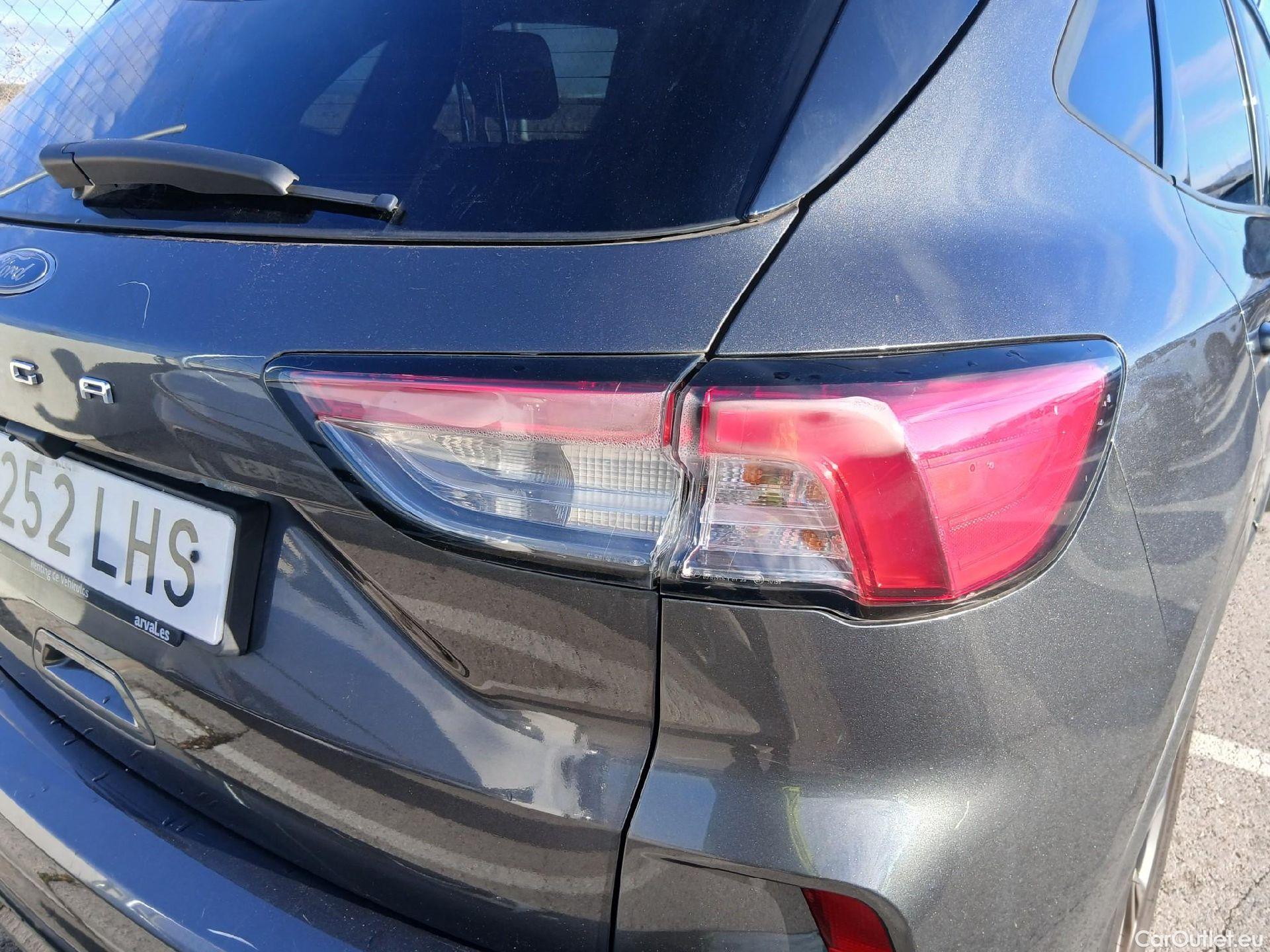  Ford  Kuga FORD  / 2019 / 5P / todoterreno ST-Line X 2.0 EcoBlue 140kW 4x4 Auto #18