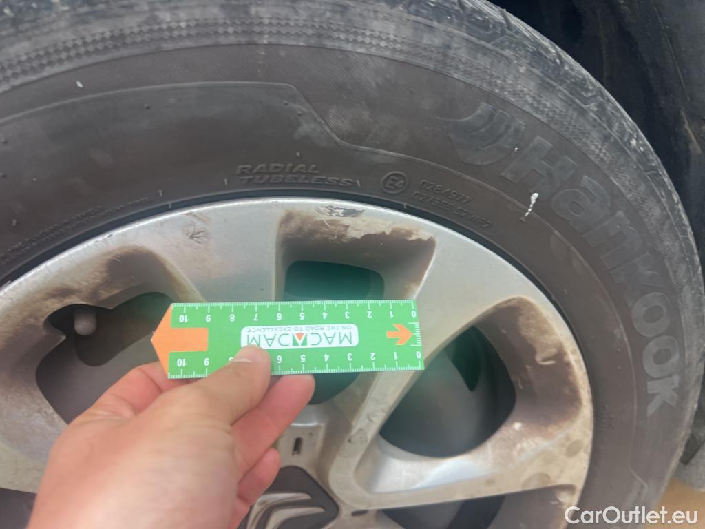  Citroen  C3 CITROEN  / 2016 / 5P / berlina con portón BlueHDi 73KW (100CV) S&S FEEL #20