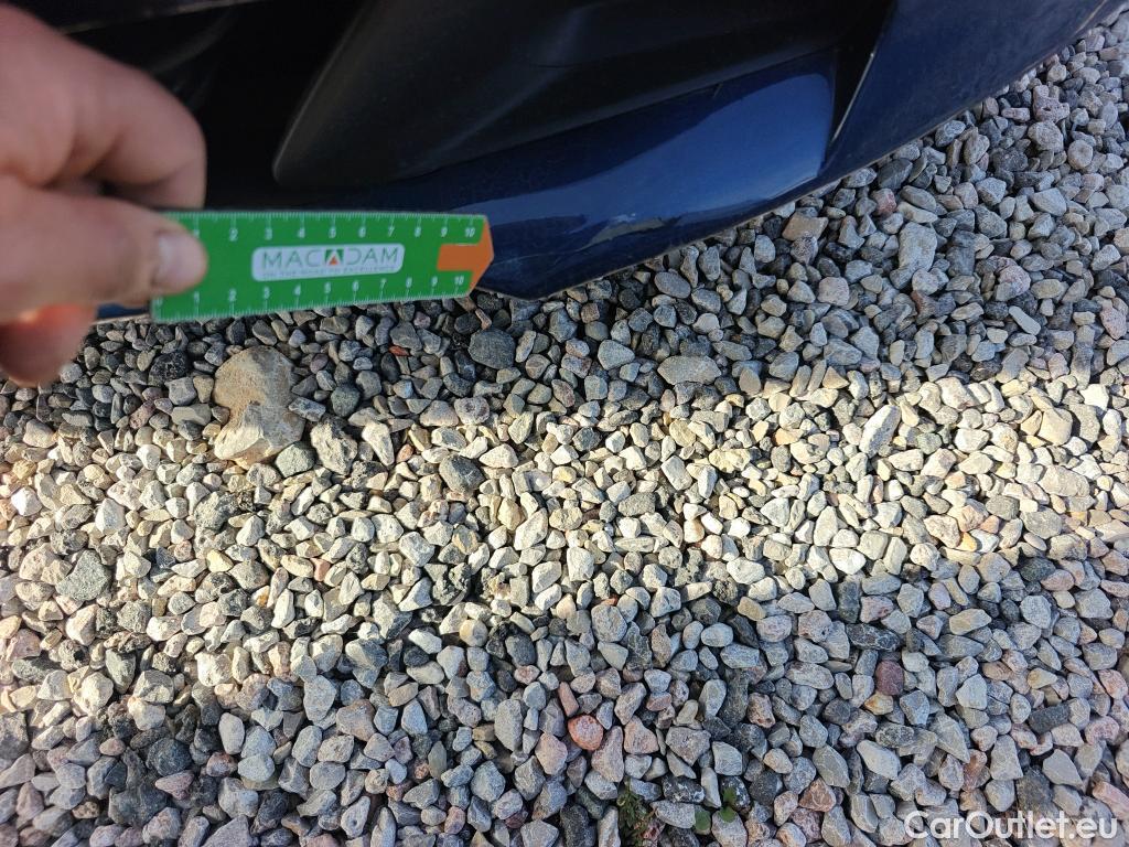  Bmw  Serie 3 BMW  / 2018 / 4P / sedán 318d Auto. #13