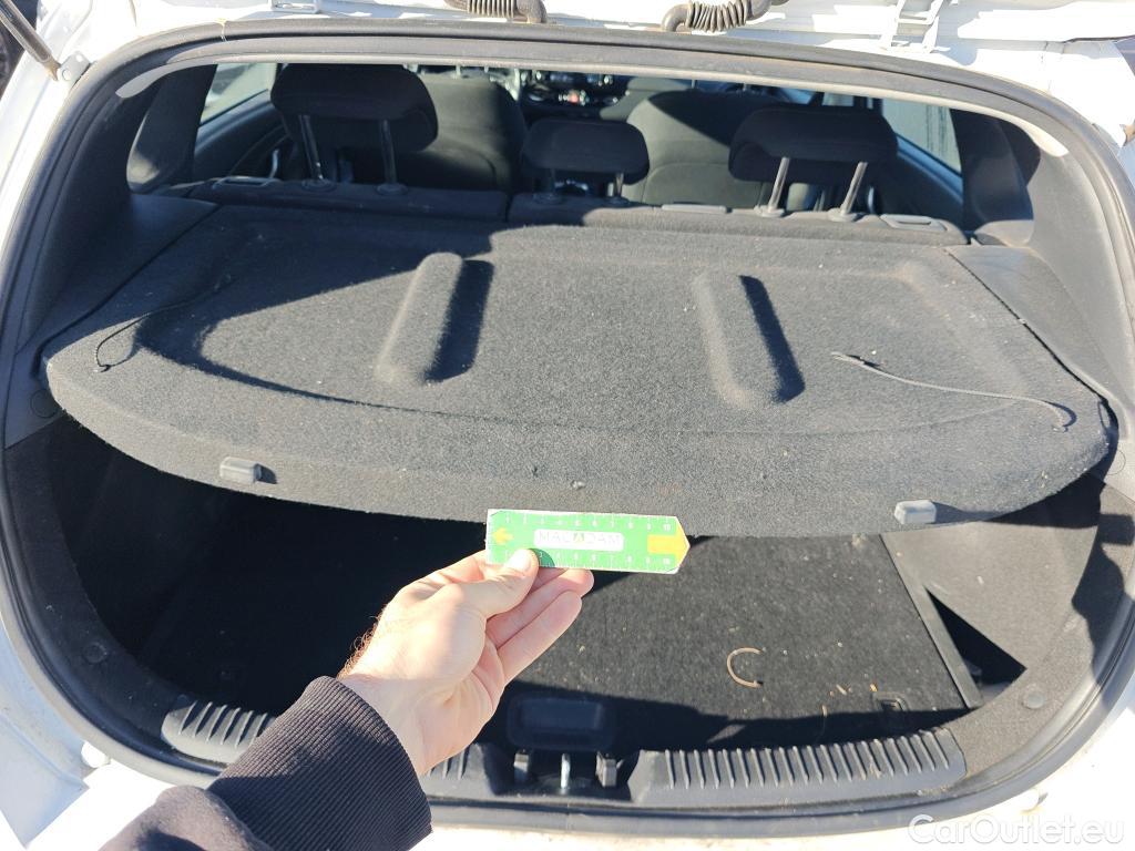  Hyundai  i30 HYUNDAI  / 2020 / 5P / berlina con portón 1.6 CRDI 85kW (116CV) Klass LRR #24