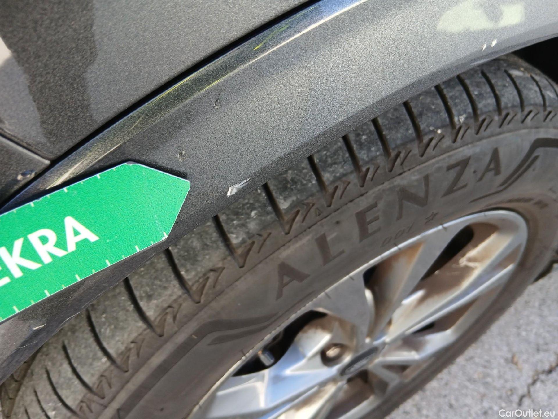  Ford  Kuga FORD  / 2019 / 5P / todoterreno ST-Line X 2.0 EcoBlue 140kW 4x4 Auto #9