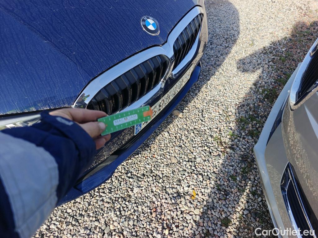  Bmw  Serie 3 BMW  / 2018 / 4P / sedán 318d Auto. #8