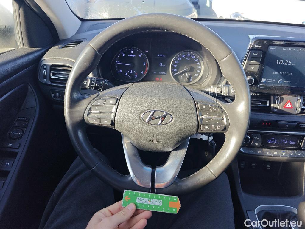  Hyundai  i30 HYUNDAI  / 2020 / 5P / berlina con portón 1.6 CRDI 85kW (116CV) Klass LRR #33