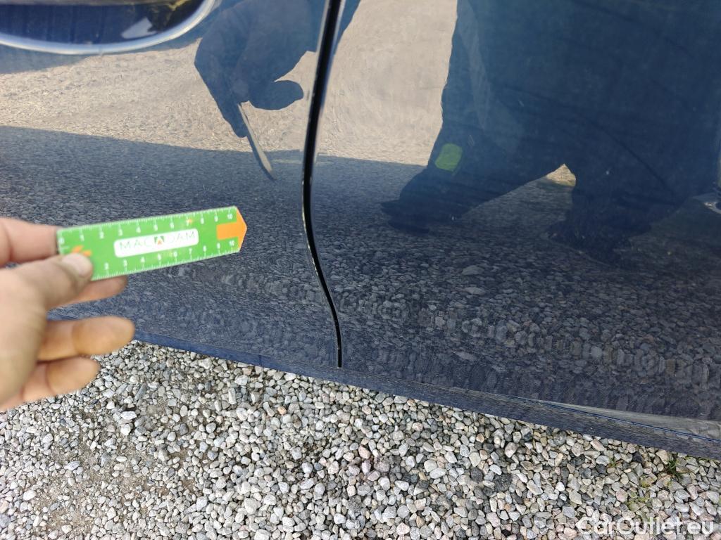  Bmw  Serie 3 BMW  / 2018 / 4P / sedán 318d Auto. #4