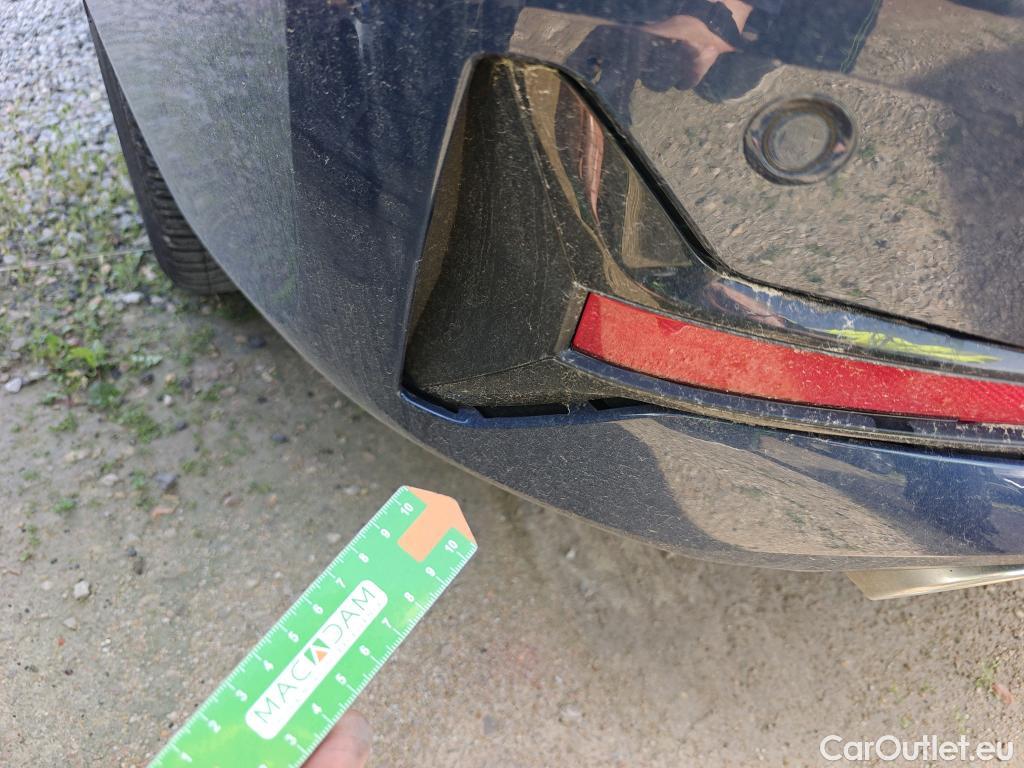  Bmw  Serie 3 BMW  / 2018 / 4P / sedán 318d Auto. #24