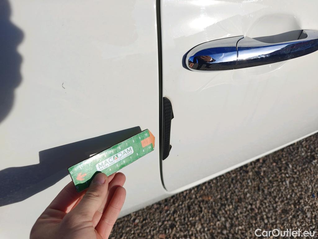  Fiat  500 FIAT  / 2015 / 3P / berlina con portón Red 1.0 Hybrid 51KW (70 CV)(SP)(SL) (AC4) #16