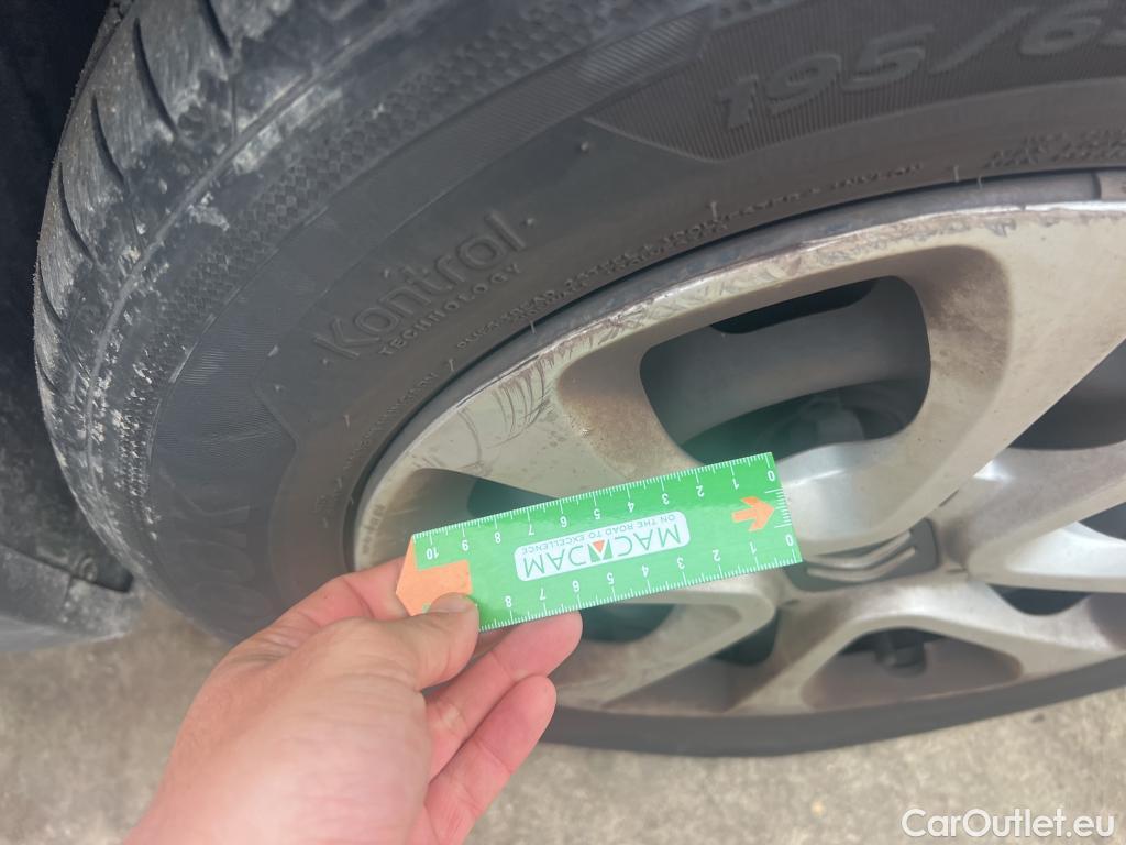  Citroen  C3 CITROEN  / 2016 / 5P / berlina con portón BlueHDi 73KW (100CV) S&S FEEL #22