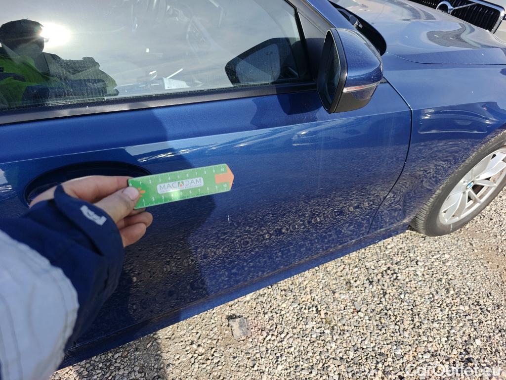  Bmw  Serie 3 BMW  / 2018 / 4P / sedán 318d Auto. #21