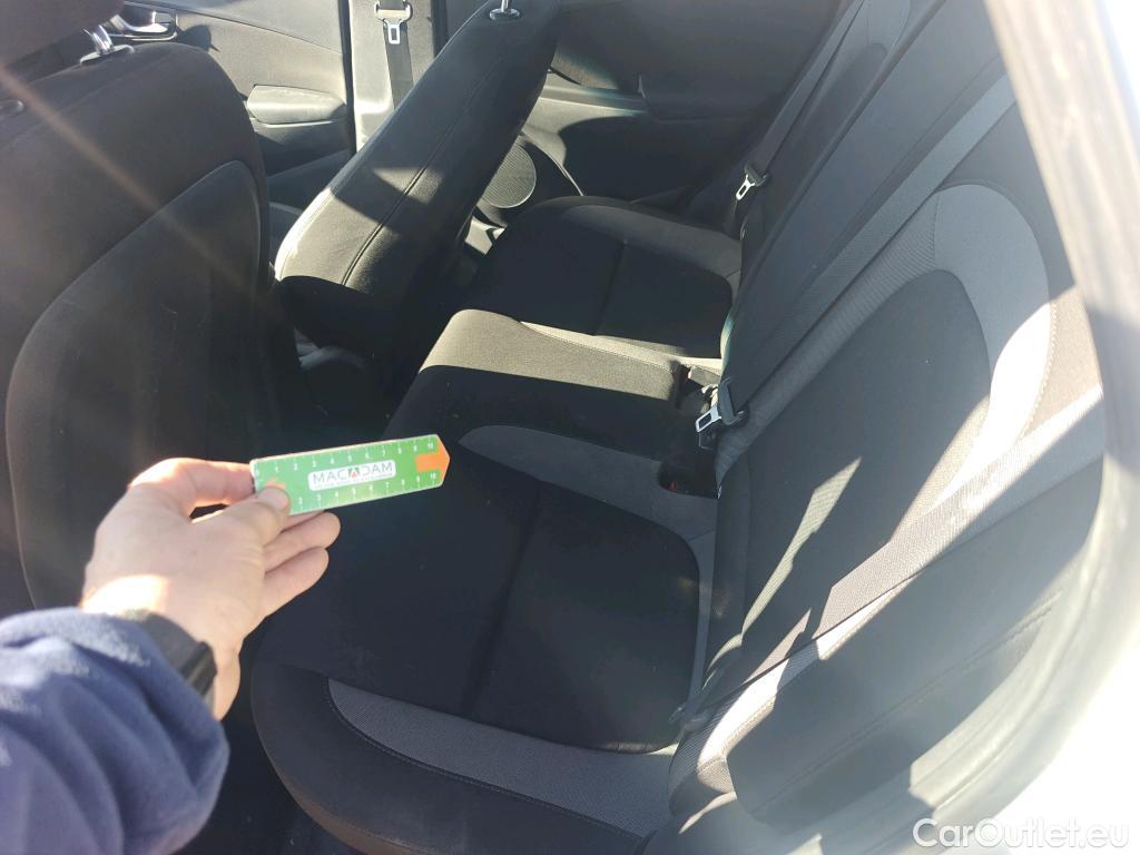  Hyundai  Konna HYUNDAI Kona / 2017 / 5P / todoterreno KONA CRDI 1.6 115CV 4X2 KLASS #9