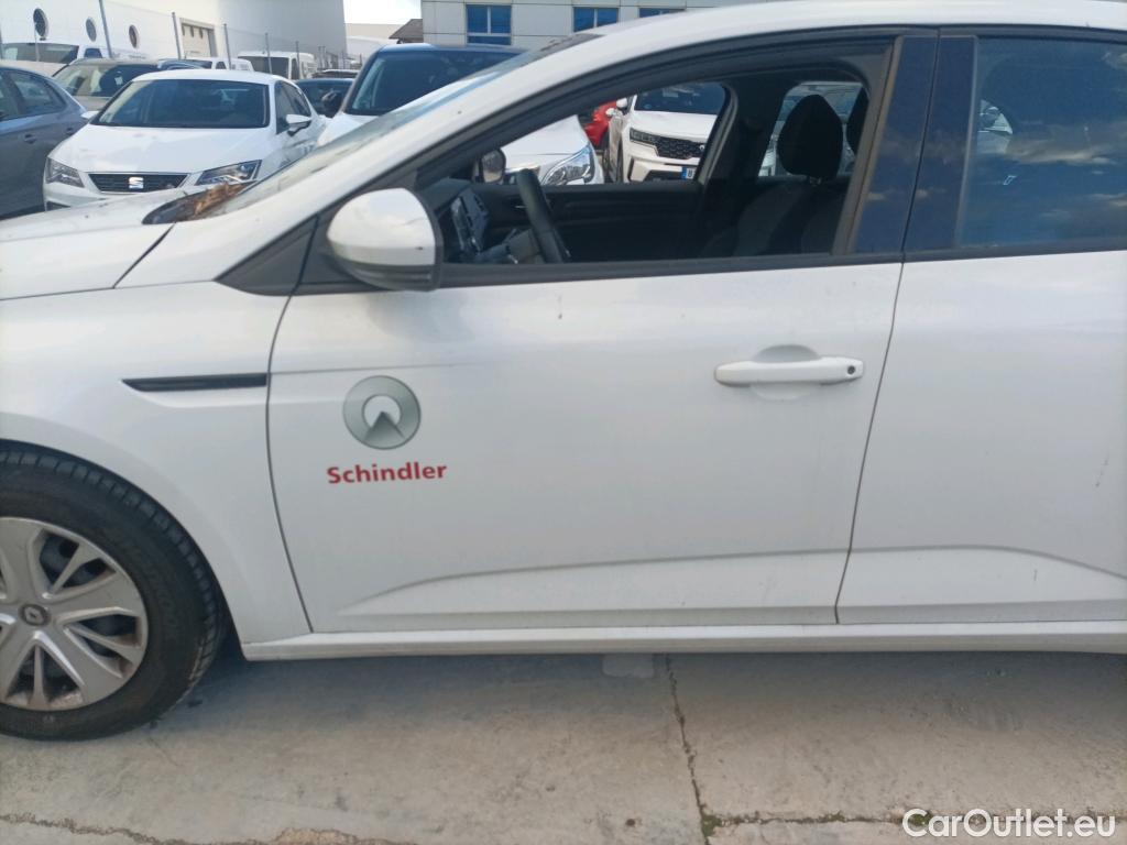  Renault  Megane RENAULT Mégane / 2015 / 5P / berlina con portón Life Energy dCi 66kW (90CV) #2