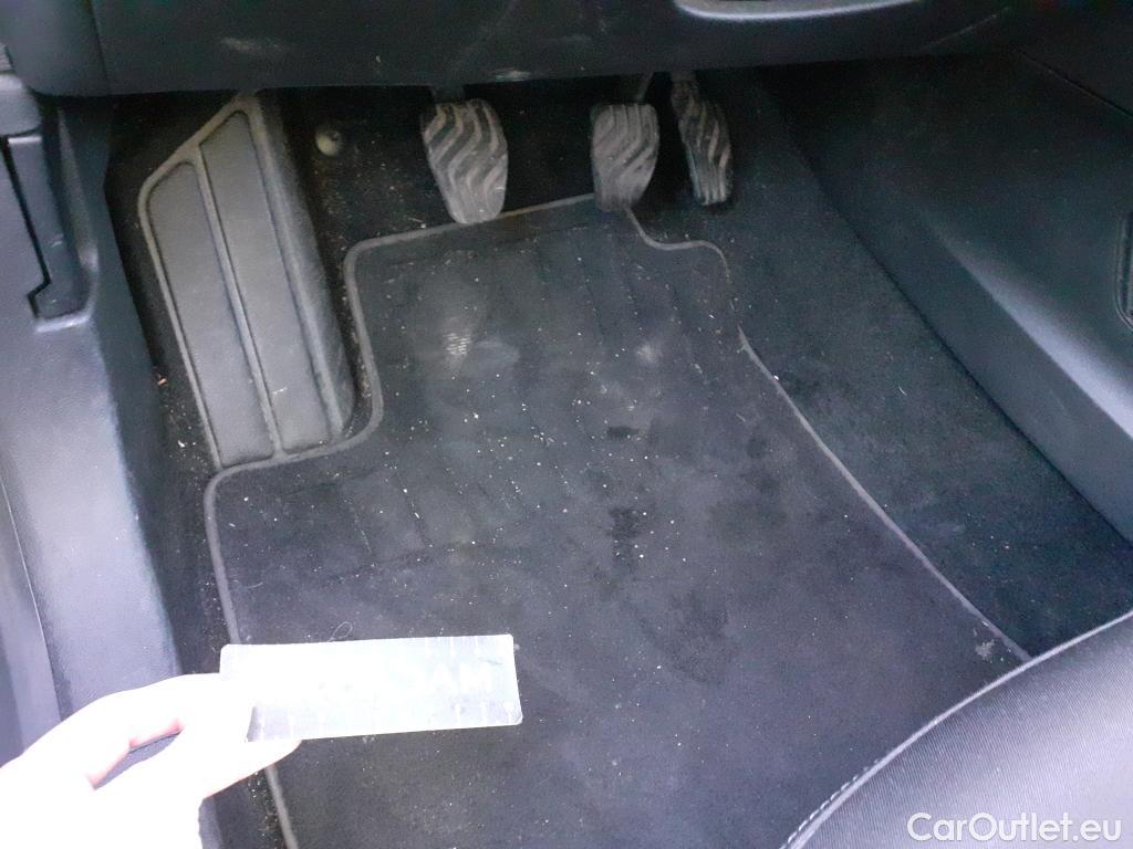  Renault  Clio RENAULT  / 2019 / 5P / berlina con portón Business Blue dCi 74kW (100CV) #20