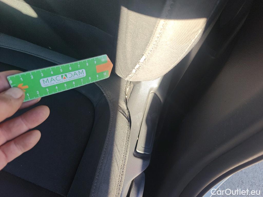  Hyundai  Konna HYUNDAI Kona / 2017 / 5P / todoterreno KONA CRDI 1.6 115CV 4X2 KLASS #6