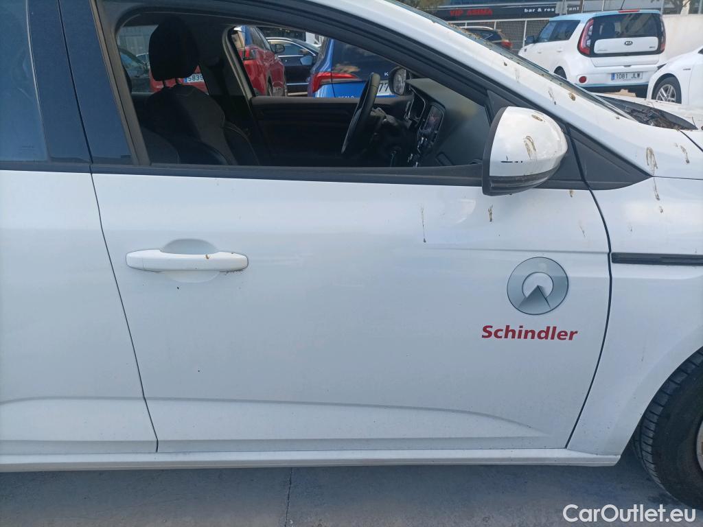  Renault  Megane RENAULT Mégane / 2015 / 5P / berlina con portón Life Energy dCi 66kW (90CV) #4