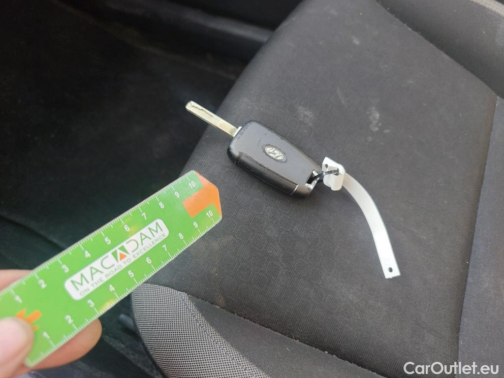  Hyundai  Konna HYUNDAI Kona / 2017 / 5P / todoterreno KONA CRDI 1.6 115CV 4X2 KLASS #1