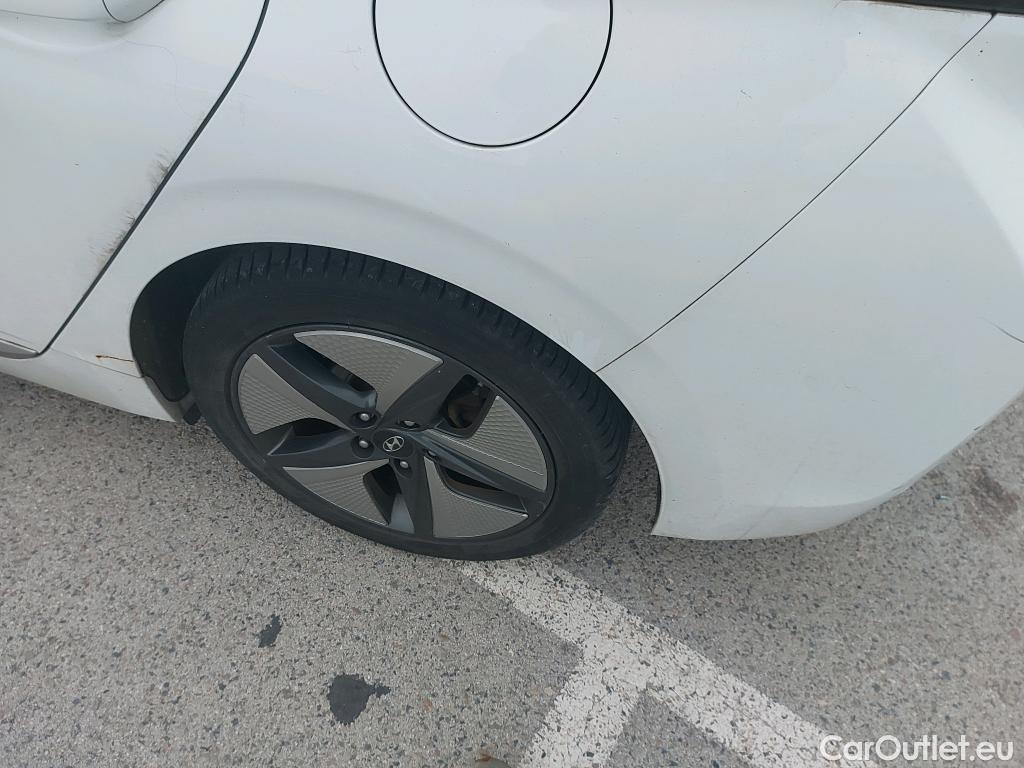  Hyundai   Ioniq HYUNDAI / 2019 / 5P / berlina con portón 1.6 GDI HEV Tecno DCT #10