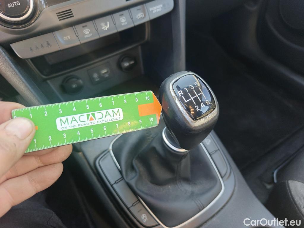  Hyundai  Konna HYUNDAI Kona / 2017 / 5P / todoterreno KONA CRDI 1.6 115CV 4X2 KLASS #11