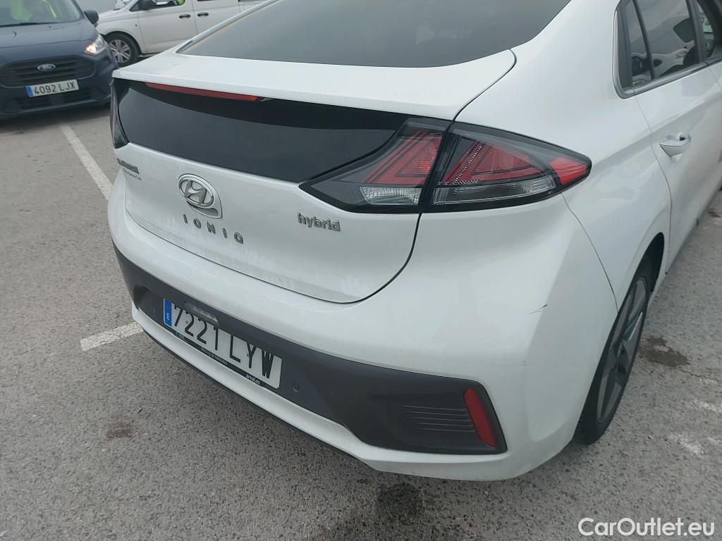  Hyundai   Ioniq HYUNDAI / 2019 / 5P / berlina con portón 1.6 GDI HEV Tecno DCT #18