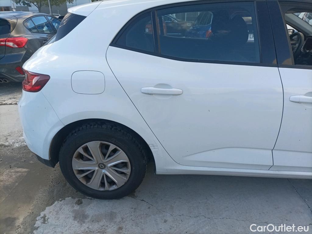  Renault  Megane RENAULT Mégane / 2015 / 5P / berlina con portón Life Energy dCi 66kW (90CV) #5