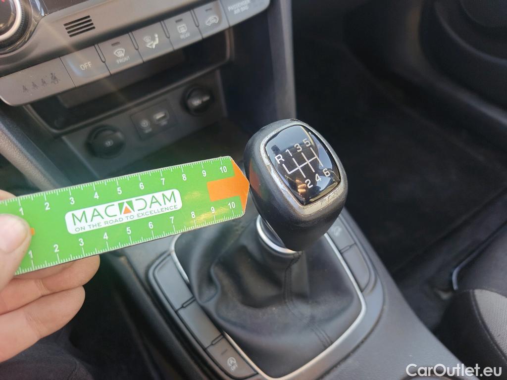  Hyundai  Konna HYUNDAI Kona / 2017 / 5P / todoterreno KONA CRDI 1.6 115CV 4X2 KLASS #12